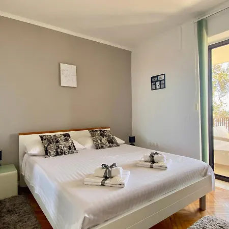 Apartment La Perla